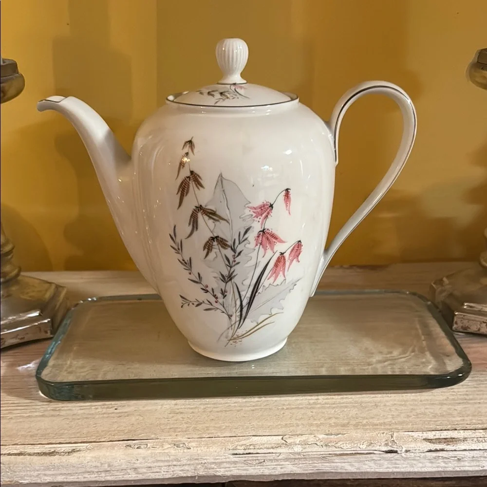 Elegant Floral Teapot - Picture 1 of 5